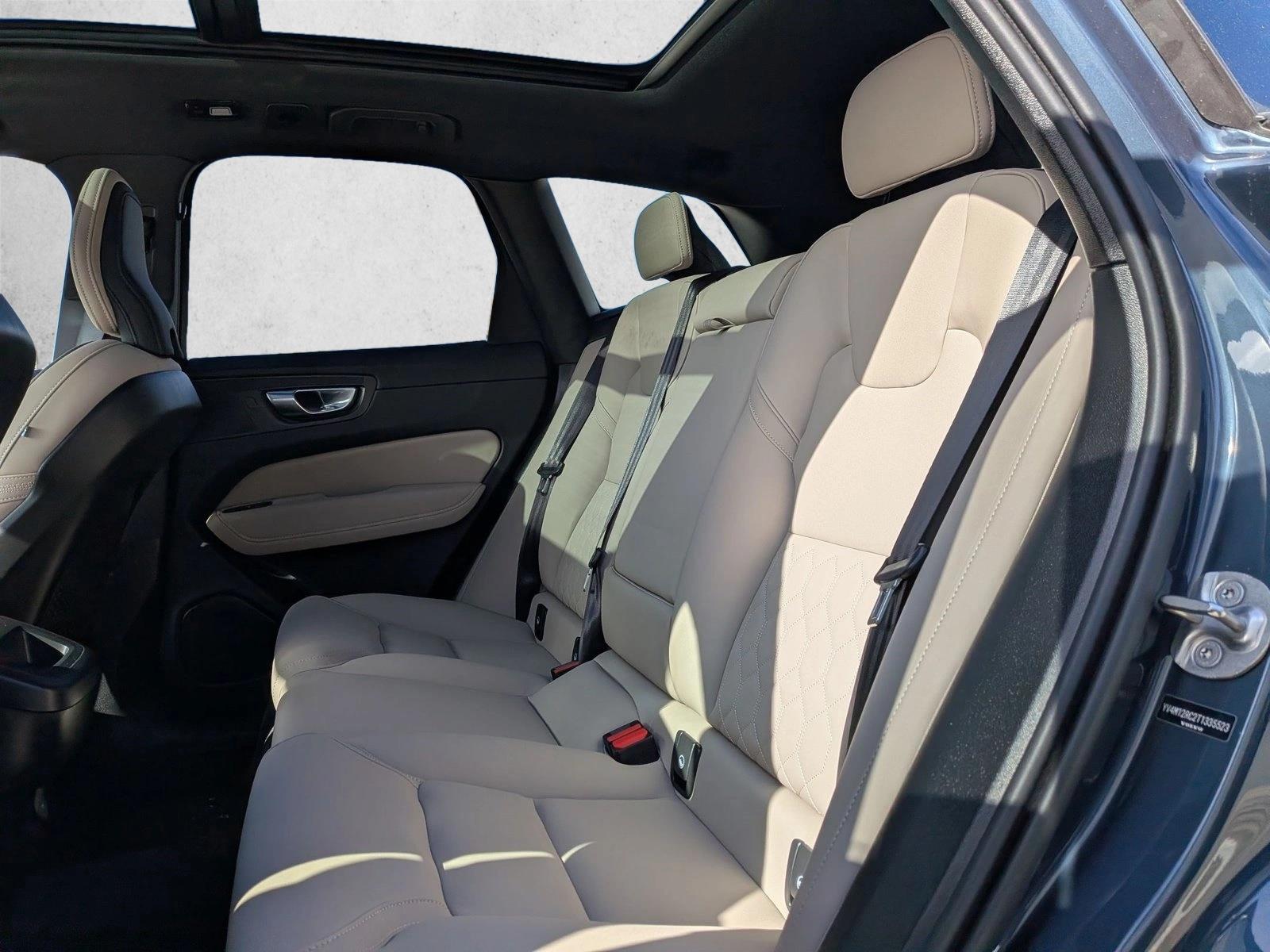 2026 Volvo XC60 Plus - Photo 20