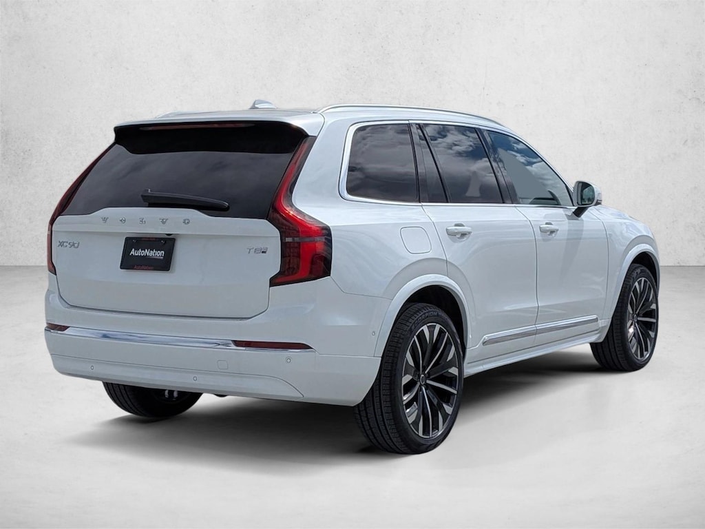 New 2026 Volvo XC90 Plug-In Hybrid Plus Sport Utility