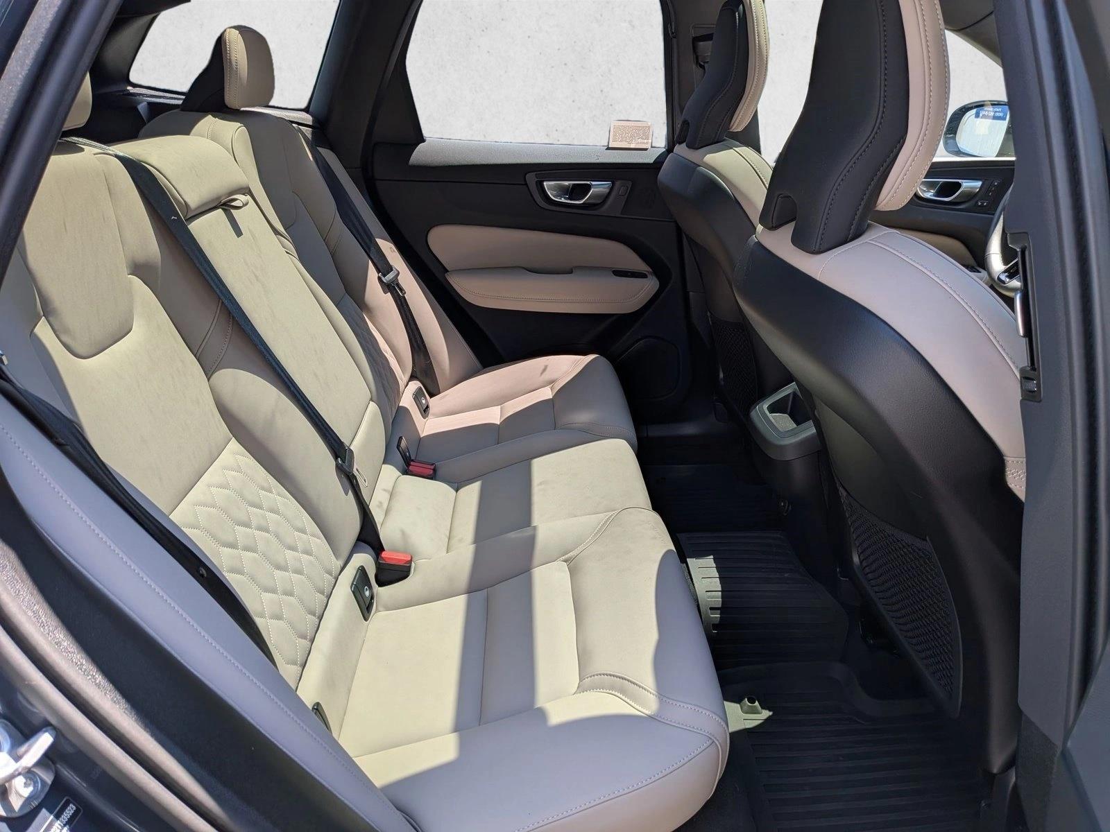 2026 Volvo XC60 Plus - Photo 21
