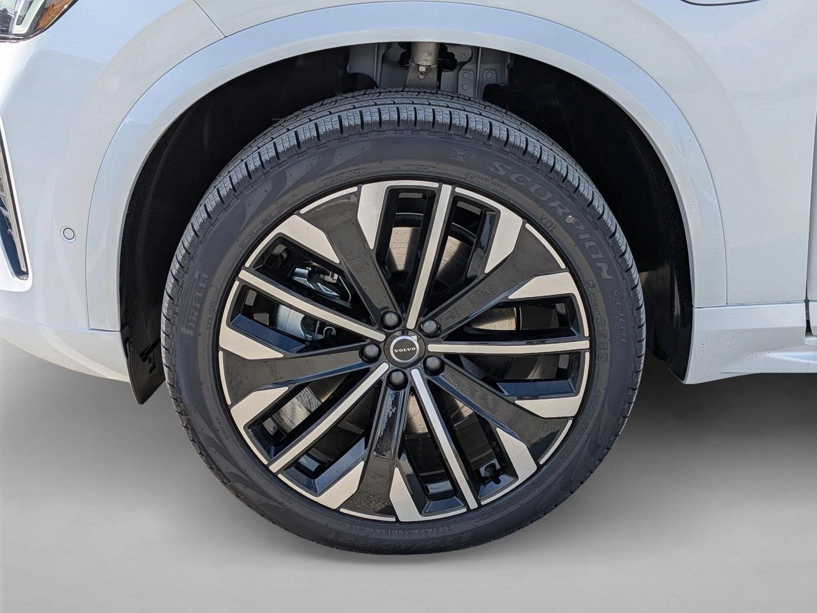 2026 Volvo XC90 Plus - Photo 11