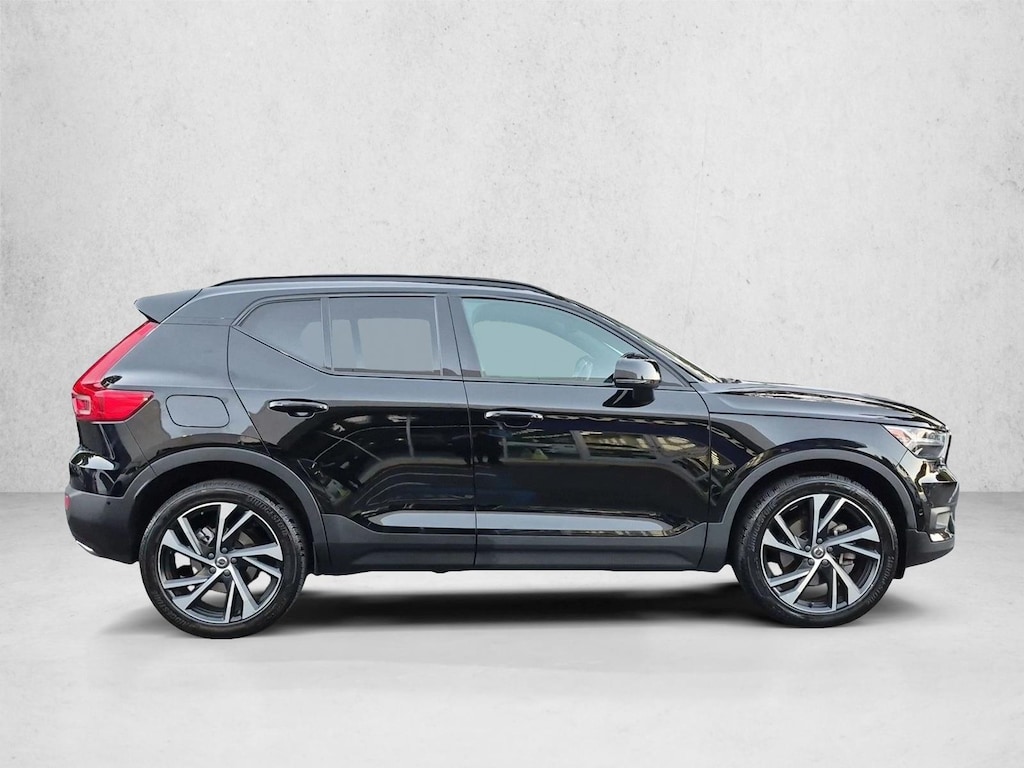 Used 2019 Volvo XC40 T5 R-Design SUV