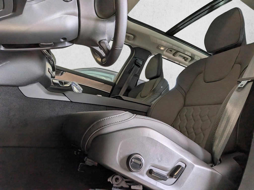 Used 2026 Volvo XC90 Plus SUV