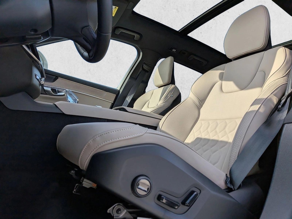 New 2026 Volvo XC90 Plug-In Hybrid Plus Sport Utility