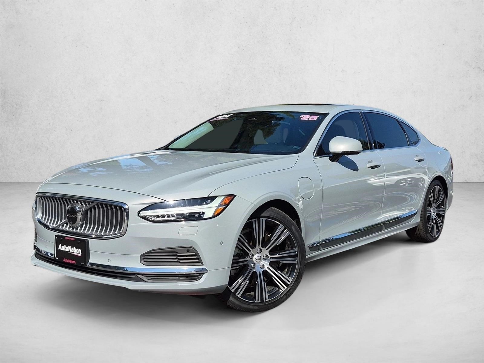 Certified 2025 Volvo S60 Plug-In Hybrid T8 Ultra Sedan