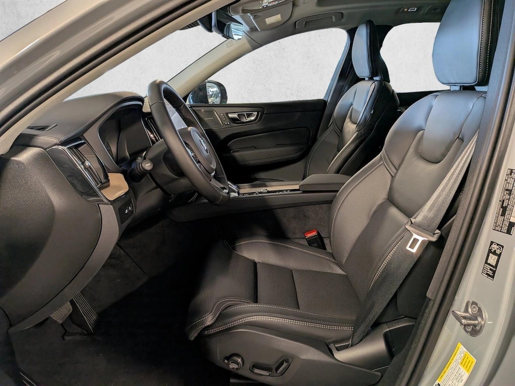 New 2026 Volvo XC60 Plug-In Hybrid Ultra Sport Utility