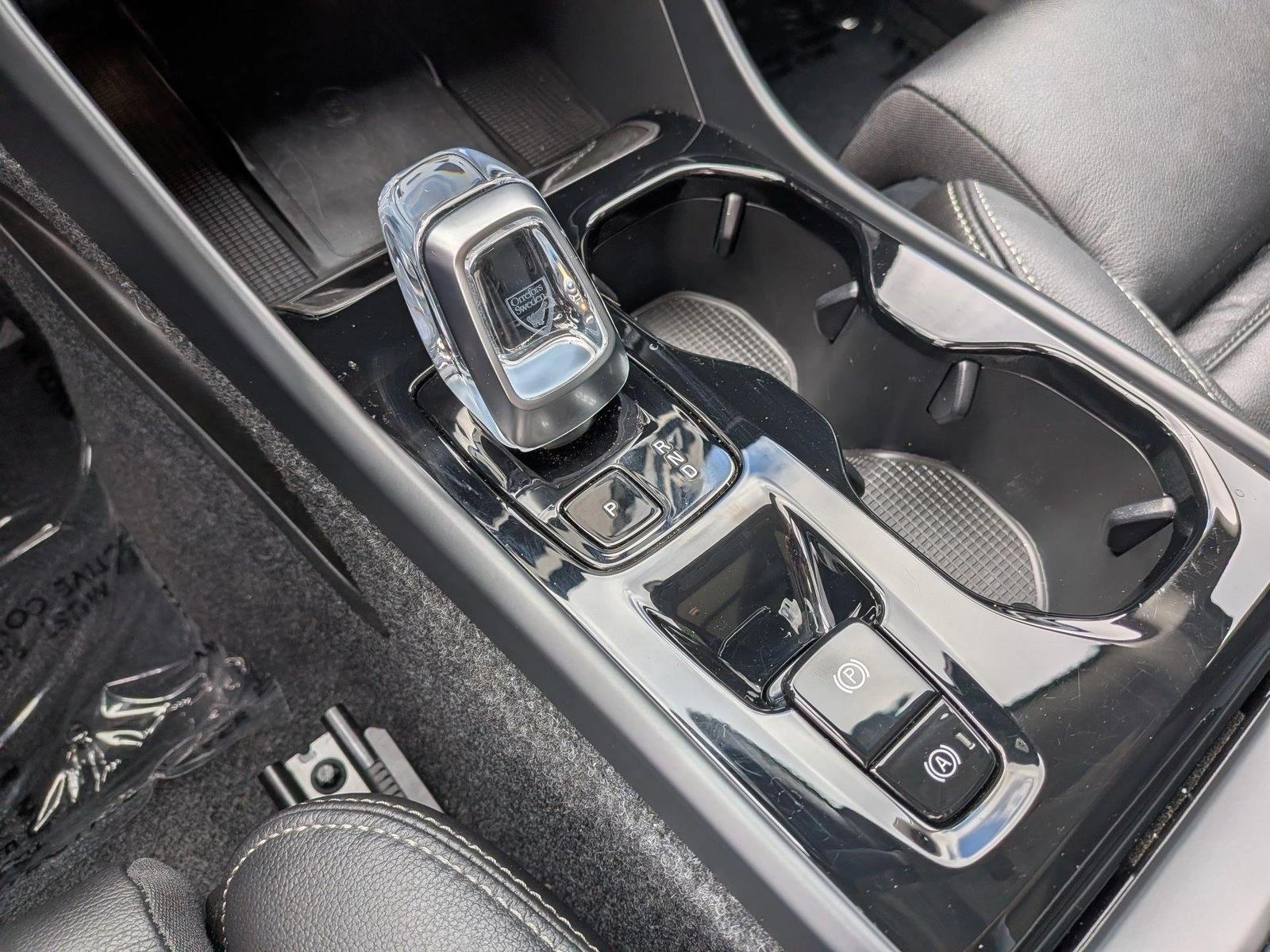 2026 Volvo XC40 Ultra - Photo 11