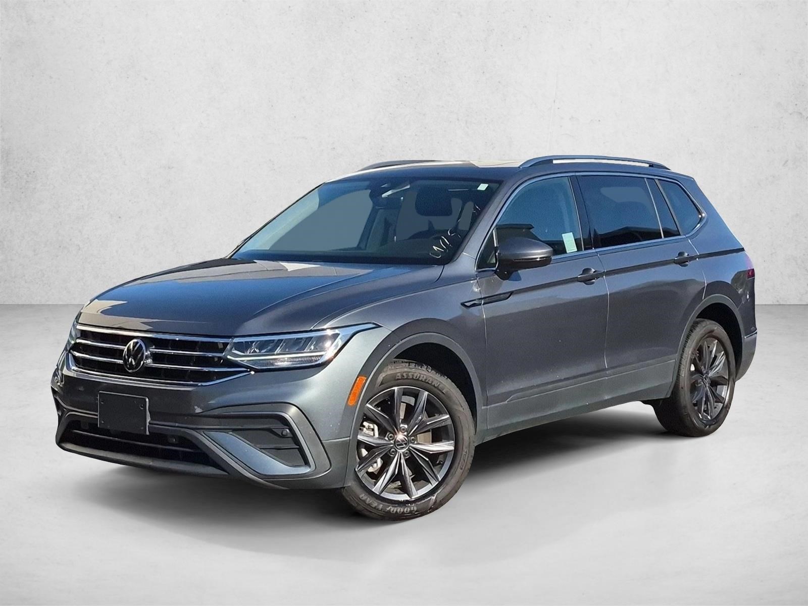 Used 2023 Volkswagen Tiguan SE Sport Utility
