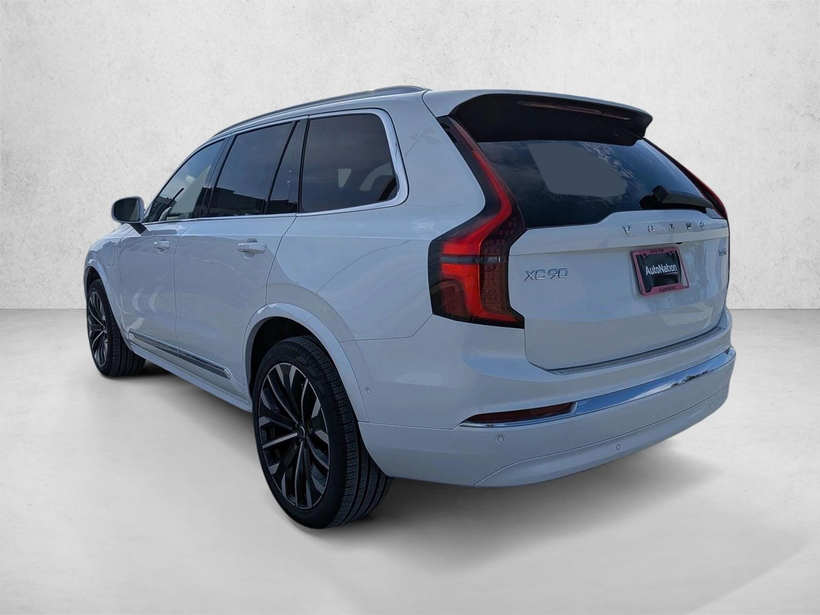 2026 Volvo XC90 Plus - Photo 9