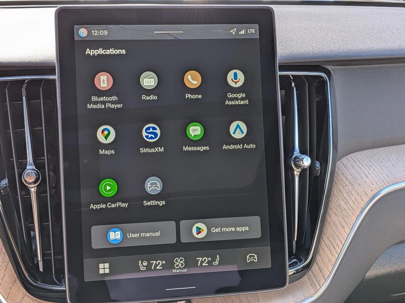 2026 Volvo XC60 Plus - Photo 13