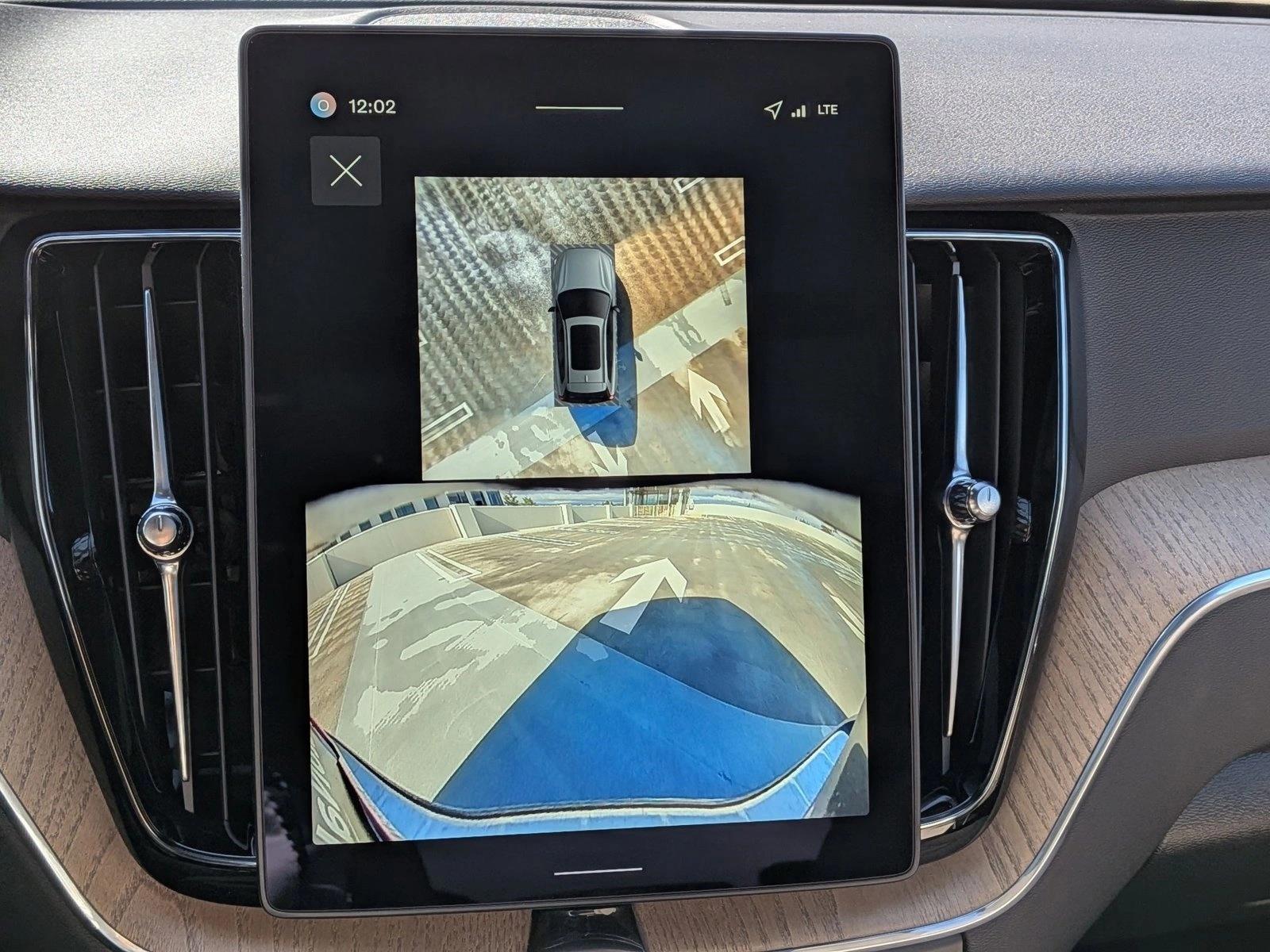 2026 Volvo XC60 Plus - Photo 15
