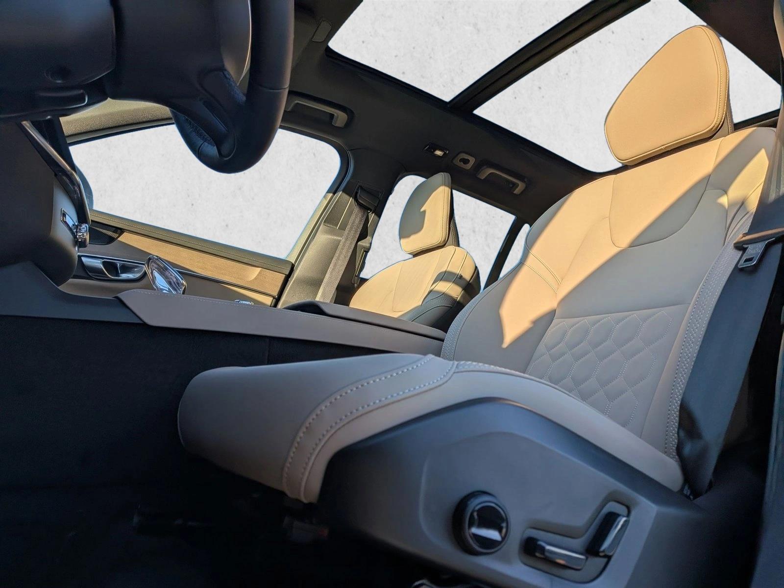 New 2026 Volvo XC90 Plug-In Hybrid Ultra Sport Utility