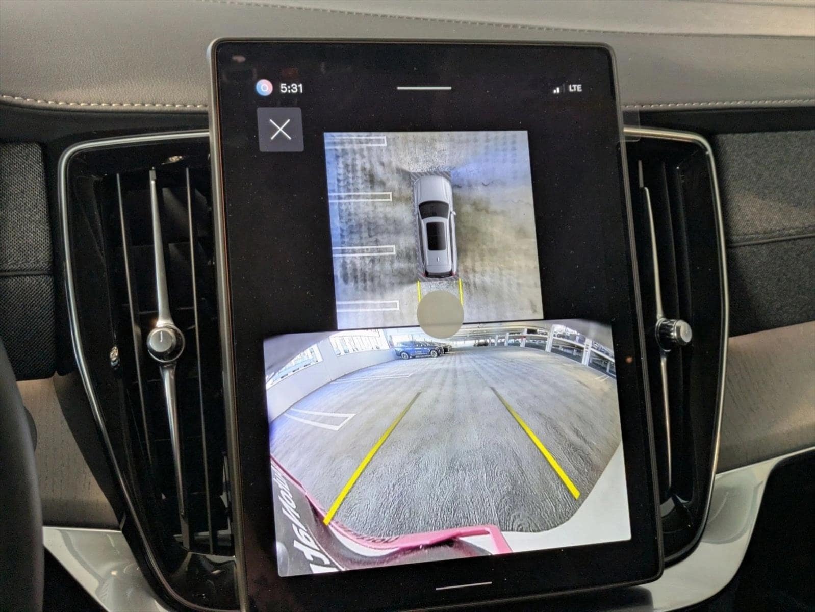2026 Volvo XC90 Ultra - Photo 12