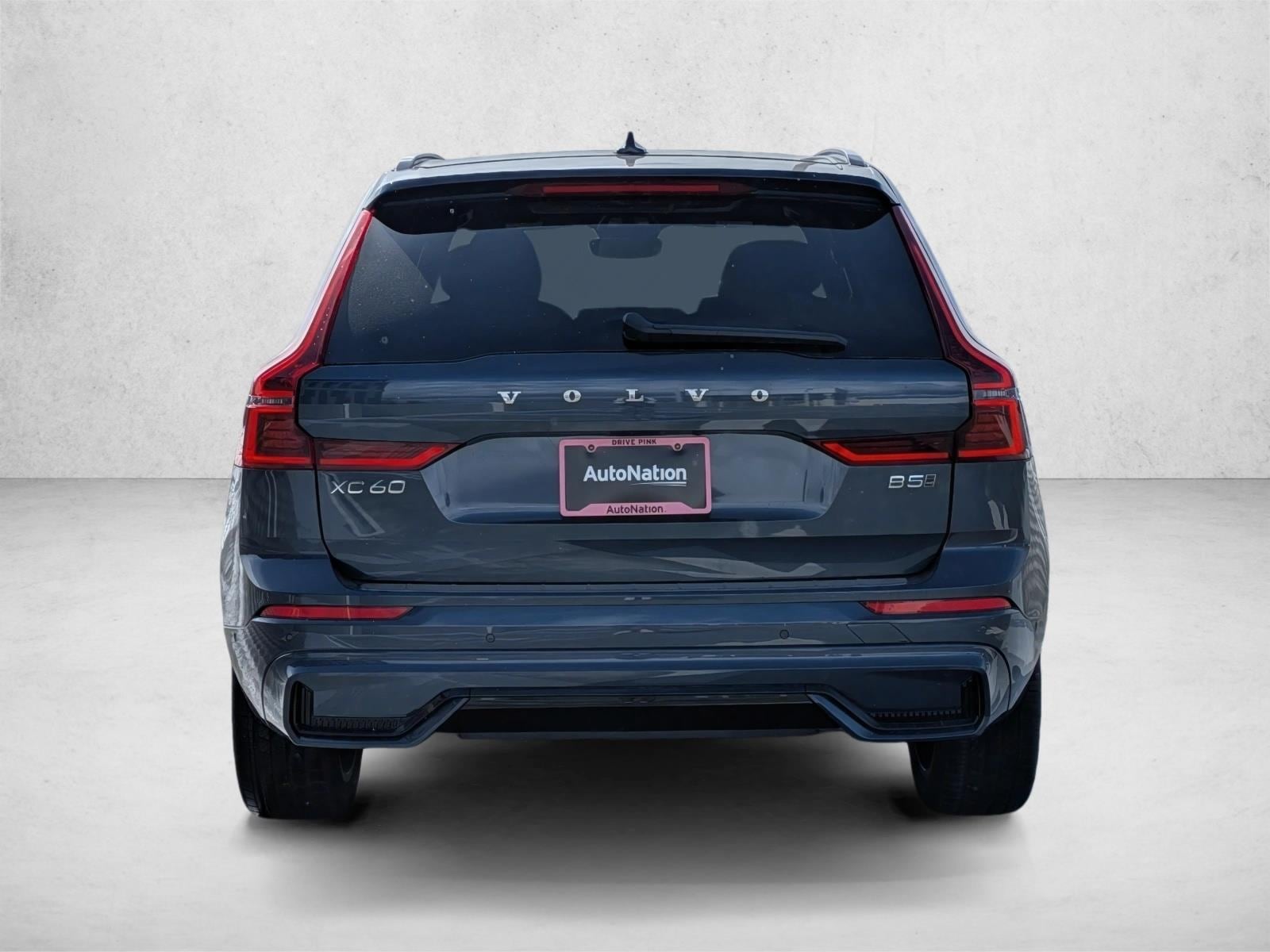 2026 Volvo XC60 Plus - Photo 7