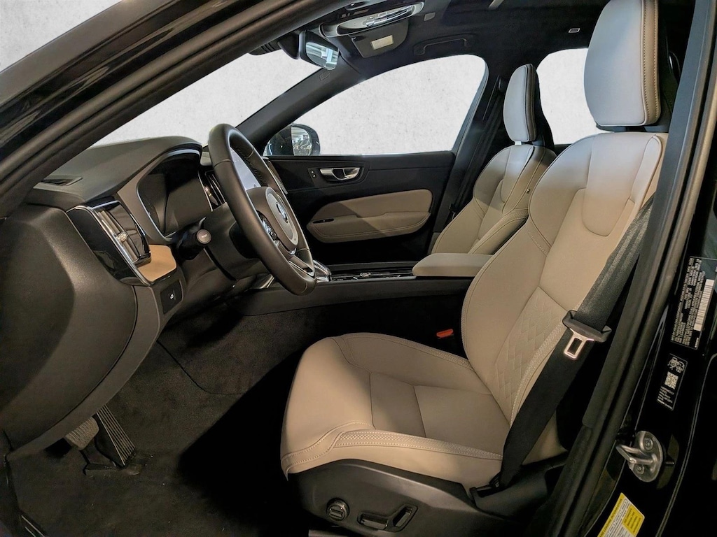 New 2026 Volvo XC60 Core Sport Utility