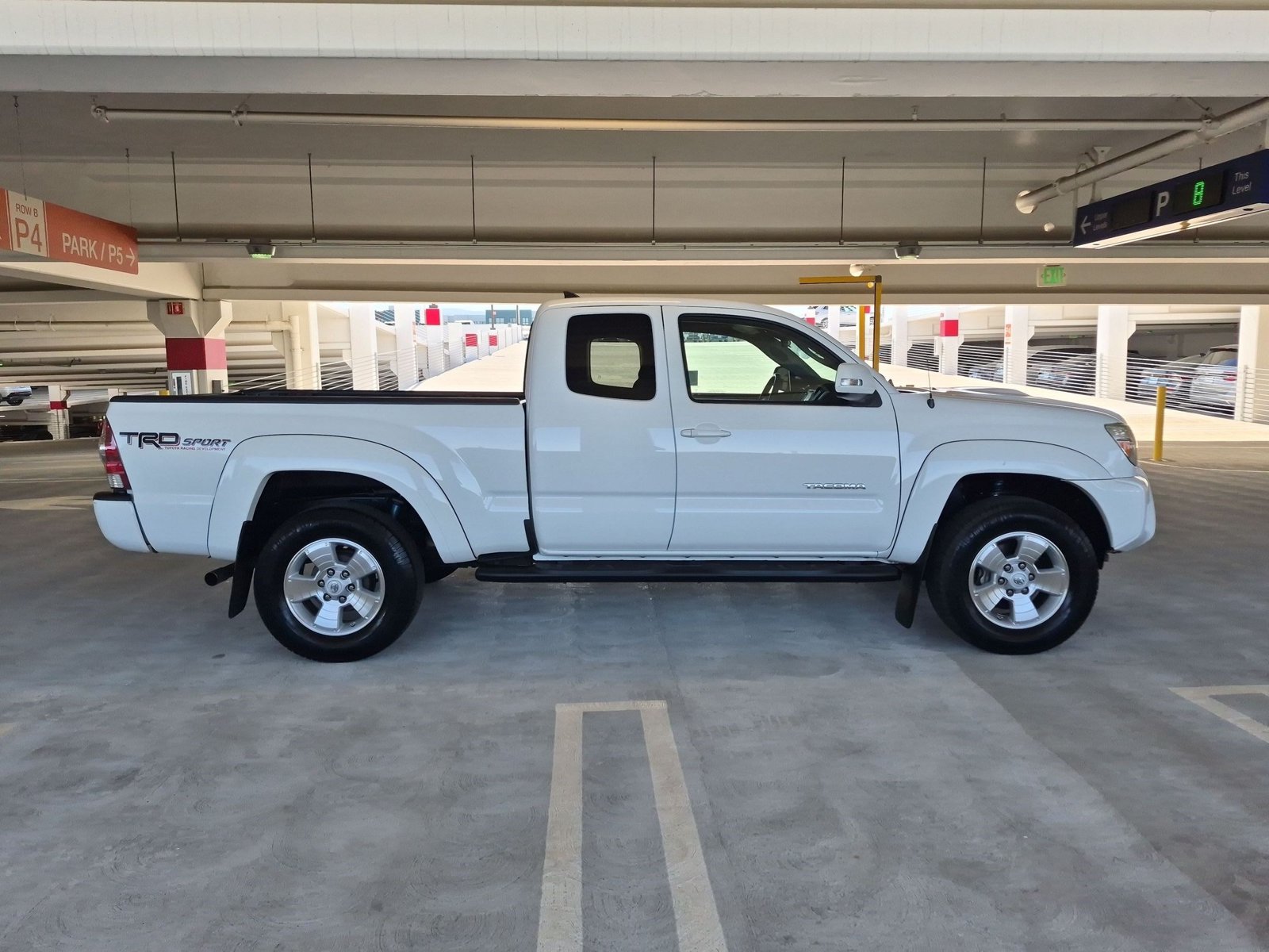 Used 2015 Toyota Tacoma PreRunner V6 Truck Access Cab