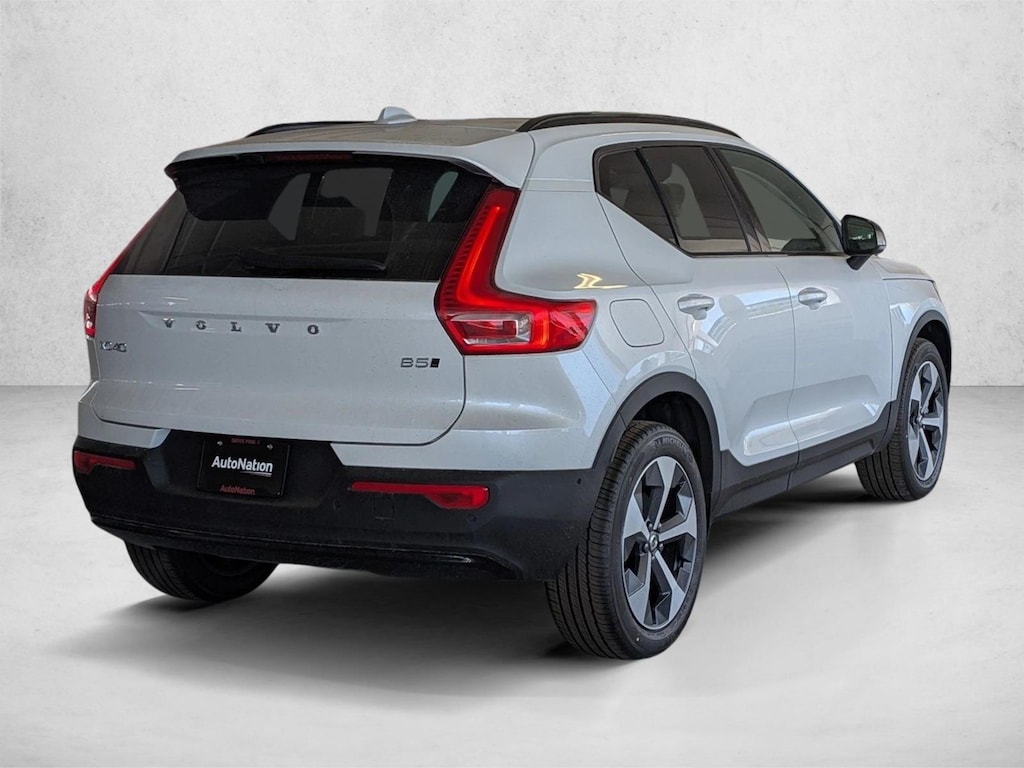 Used 2026 Volvo XC40 Plus SUV