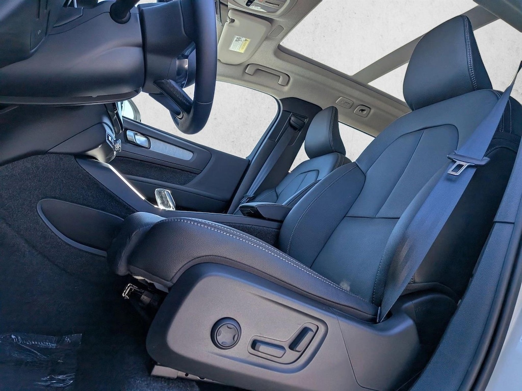 Used 2026 Volvo XC40 Plus SUV