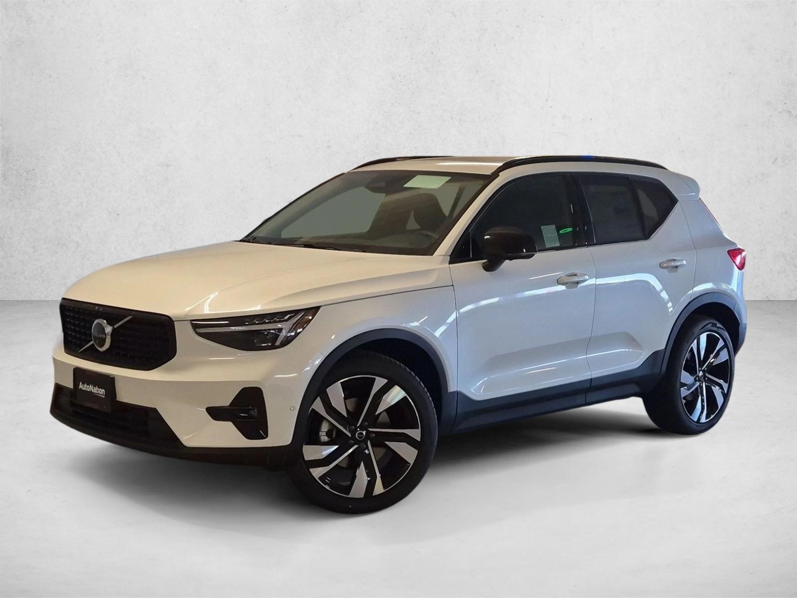New 2026 Volvo XC40 Plus Sport Utility
