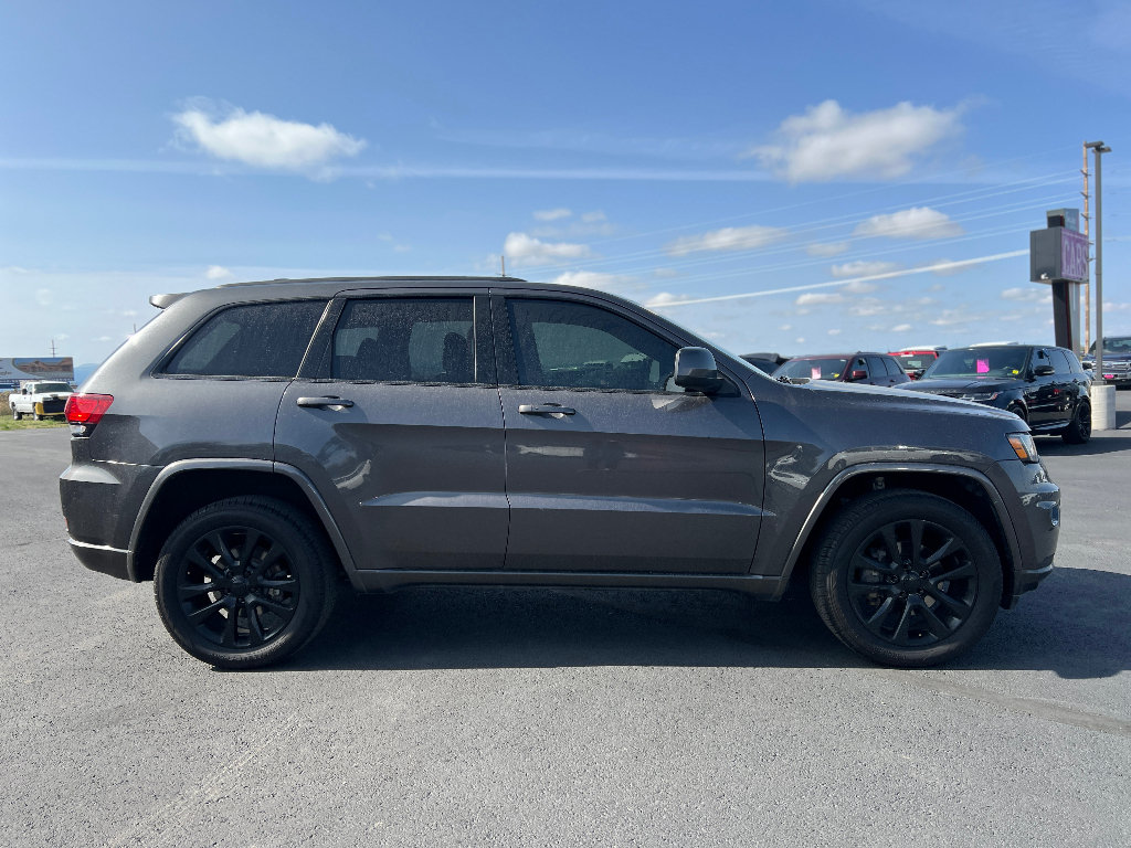 Used 2018 Jeep Grand Cherokee Laredo 4x4 SUV