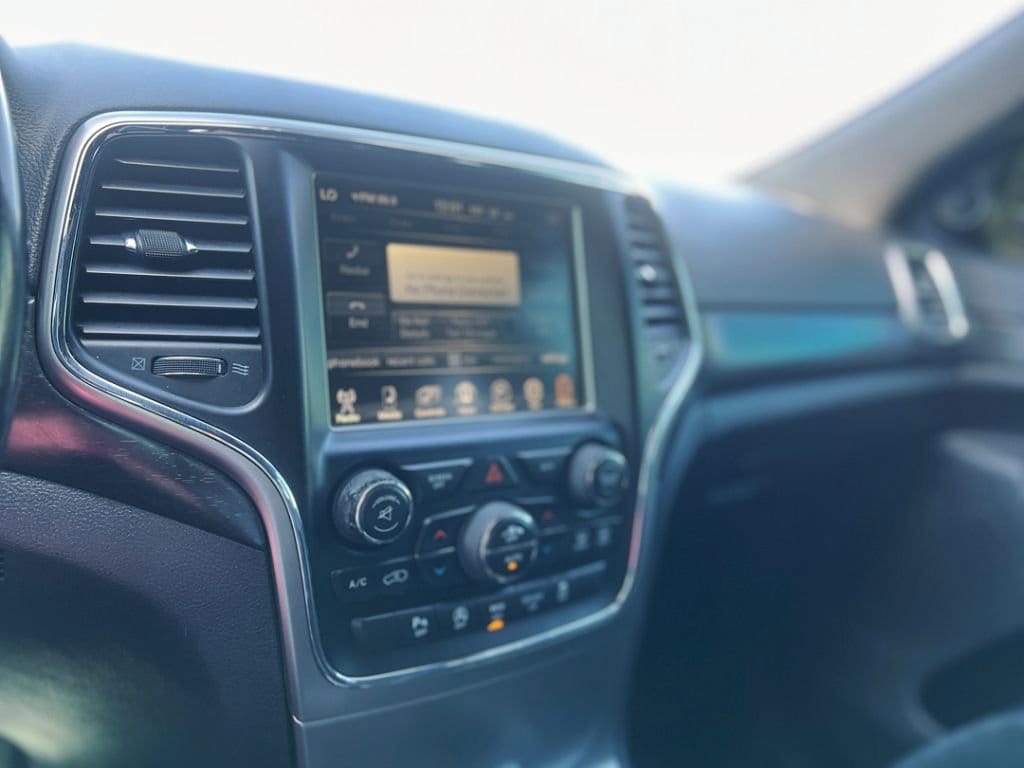 2017 Jeep Grand Cherokee Altitude - Photo 16