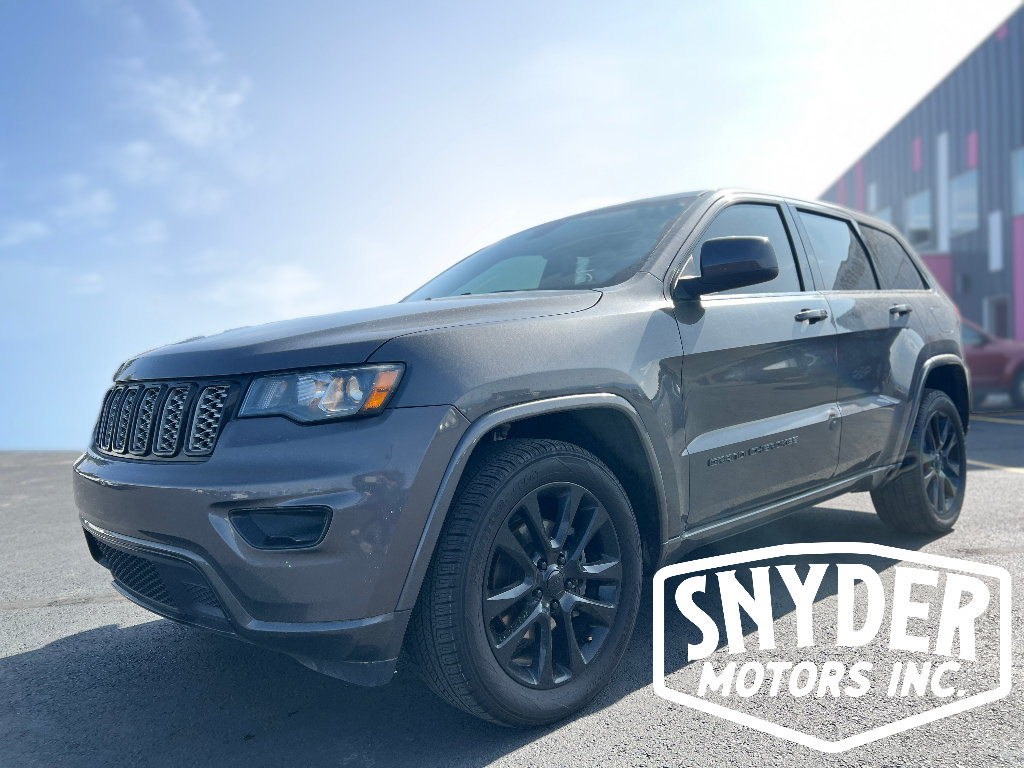 Used 2018 Jeep Grand Cherokee Laredo 4x4 SUV