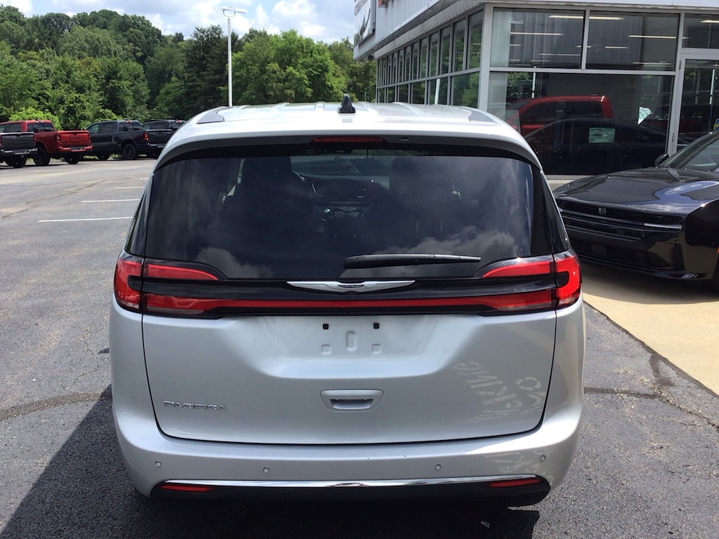 Certified 2024 Chrysler Pacifica Touring L Touring L FWD