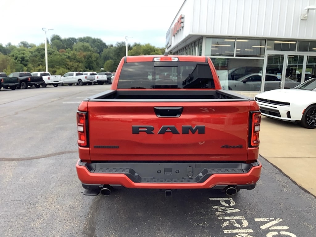 New 2027 Ram 1500 BIG HORN CREW CAB 4X4 5'7 BOX Pickup
