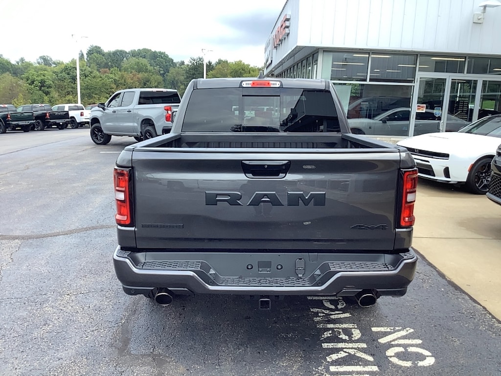 New 2027 Ram 1500 BIG HORN CREW CAB 4X4 5'7 BOX Pickup