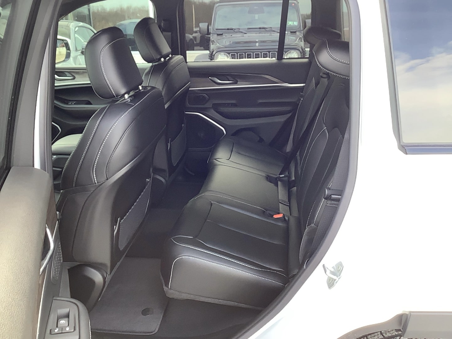 2026 Jeep Grand Cherokee Limited - Photo 9