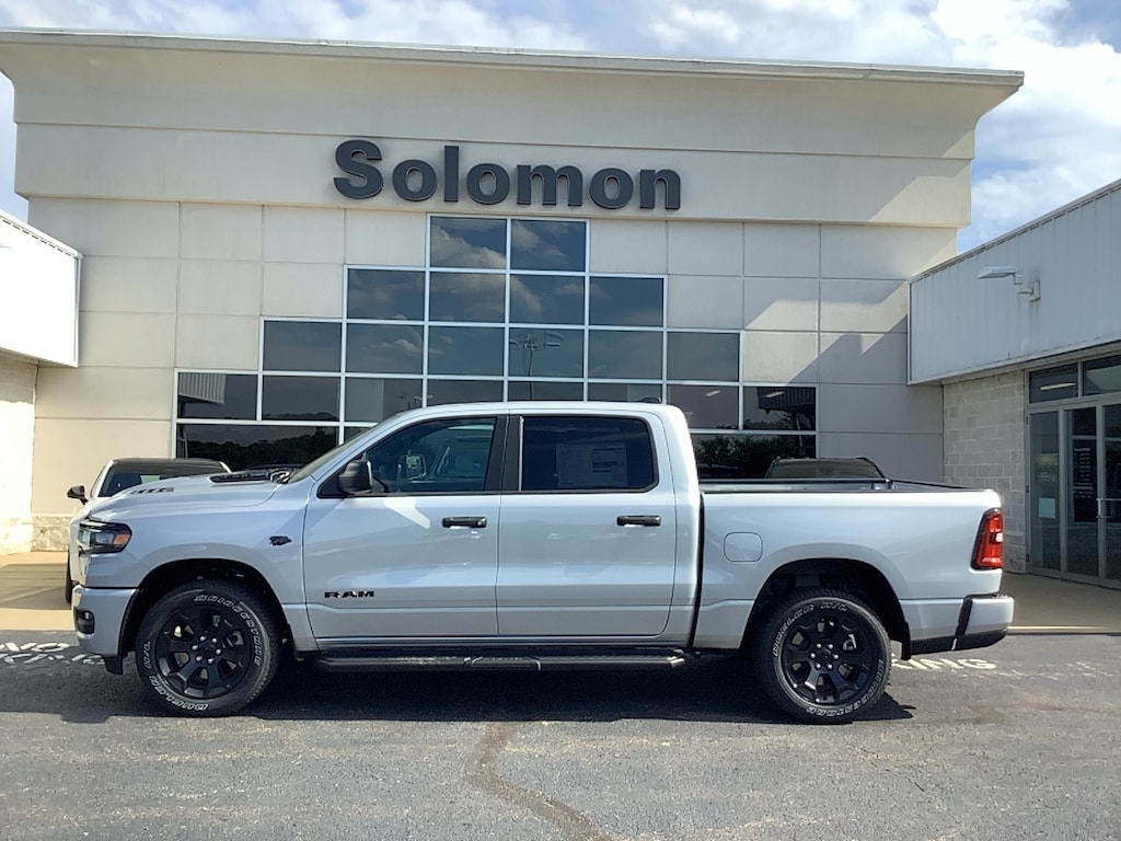 New 2027 Ram 1500 EXPRESS CREW CAB 4X4 5'7 BOX Pickup