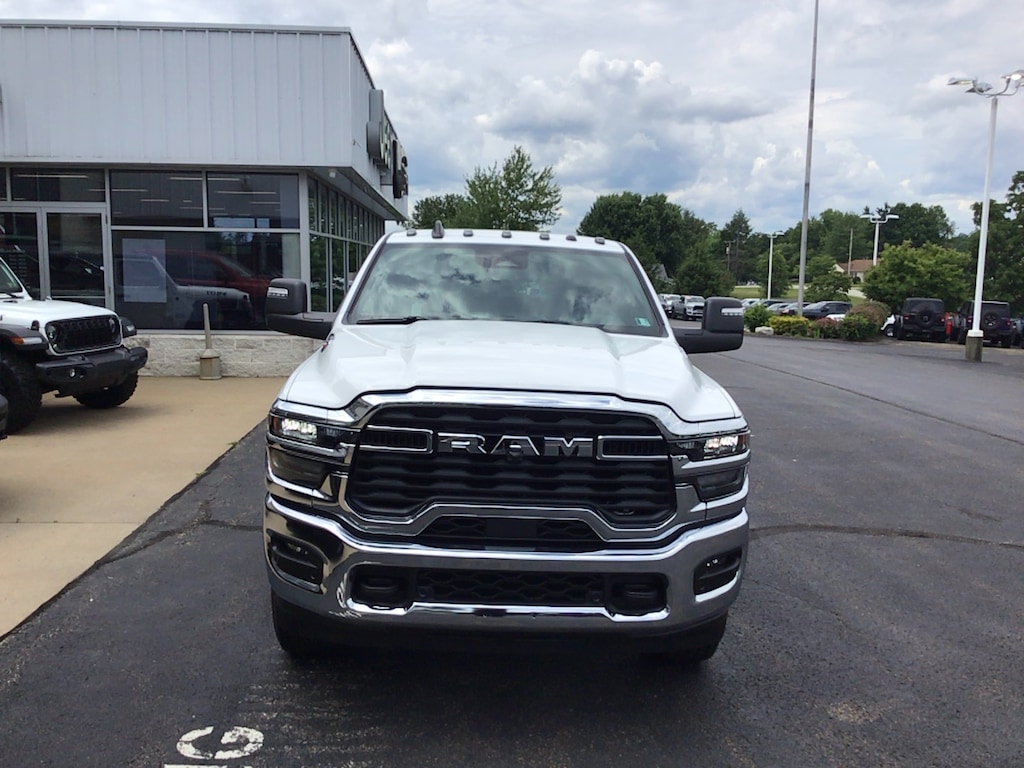 New 2026 Ram 2500 BIG HORN CREW CAB 4X4 6'4 BOX Pickup