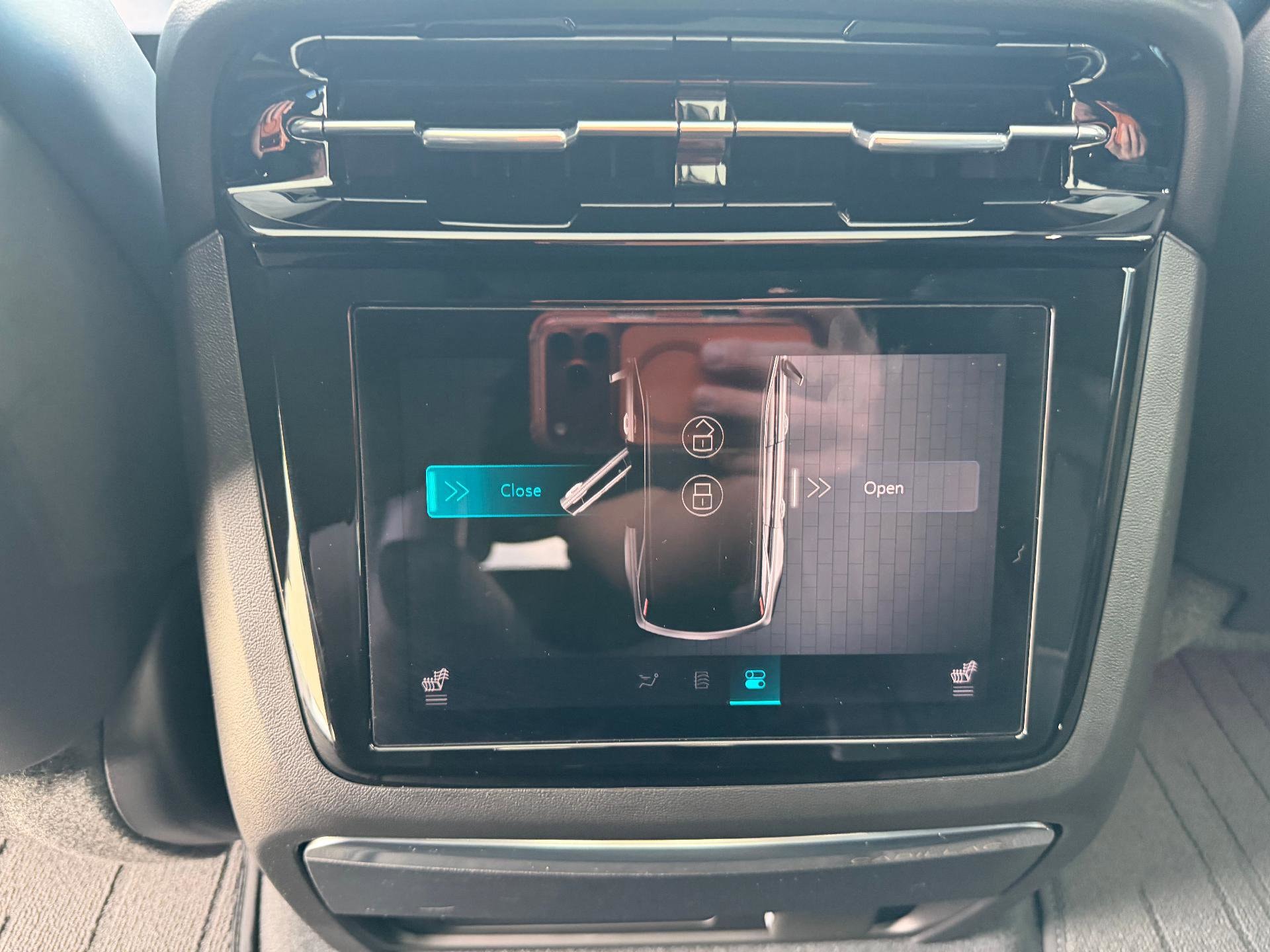 2025 Cadillac Escalade IQ Luxury 2 - Photo 22