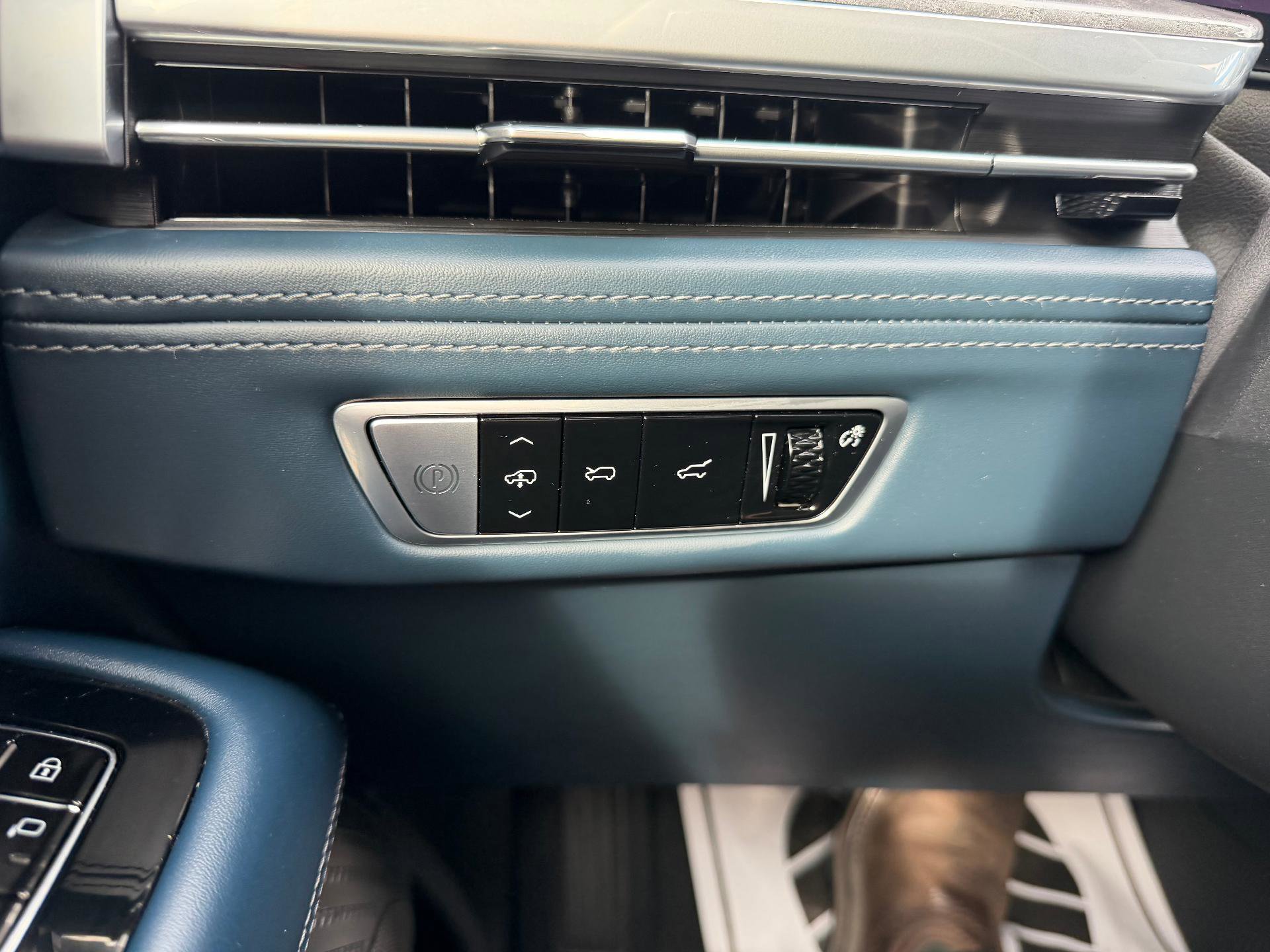 2025 Cadillac Escalade IQ Luxury 2 - Photo 34