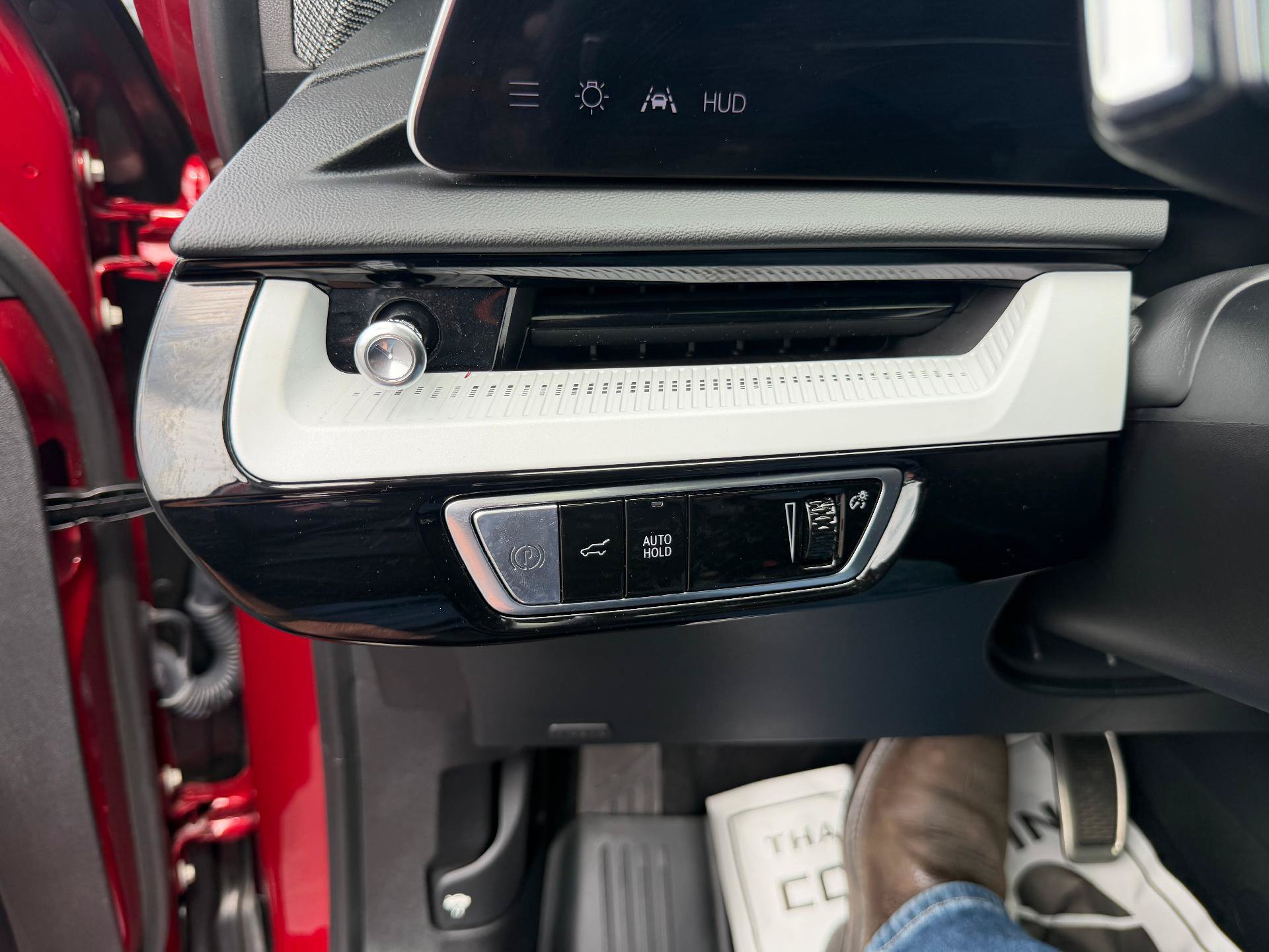 2025 Cadillac OPTIQ Sport 2 - Photo 29