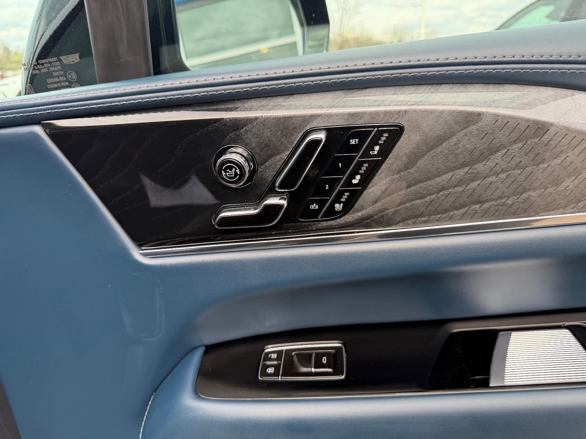 2025 Cadillac Escalade IQ Luxury 2 - Photo 42
