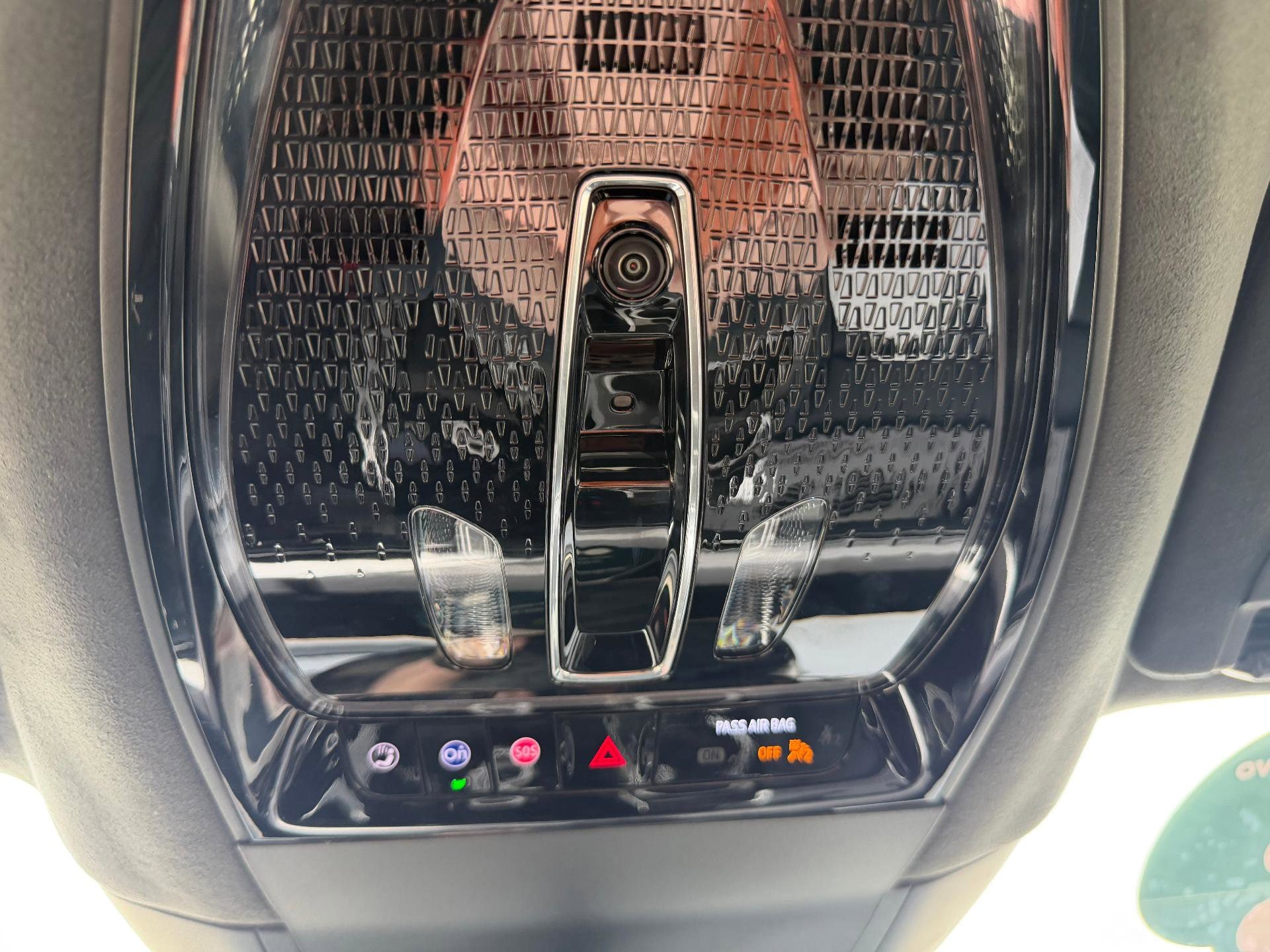 2025 Cadillac Escalade IQ Luxury 2 - Photo 32