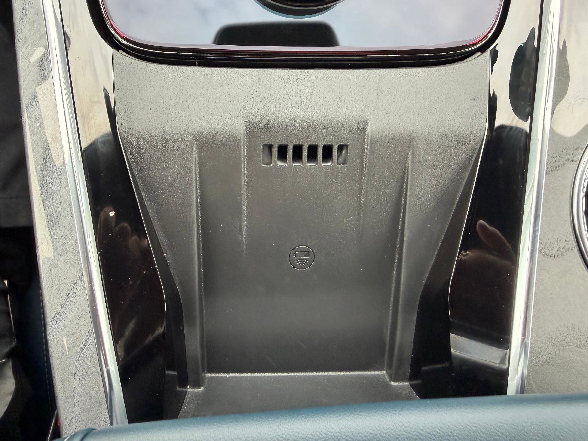 2025 Cadillac Escalade IQ Luxury 2 - Photo 31