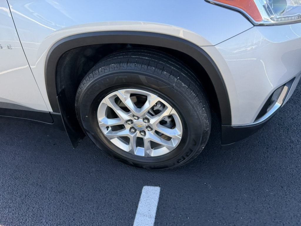 2021 Chevrolet Traverse 1LT - Photo 10