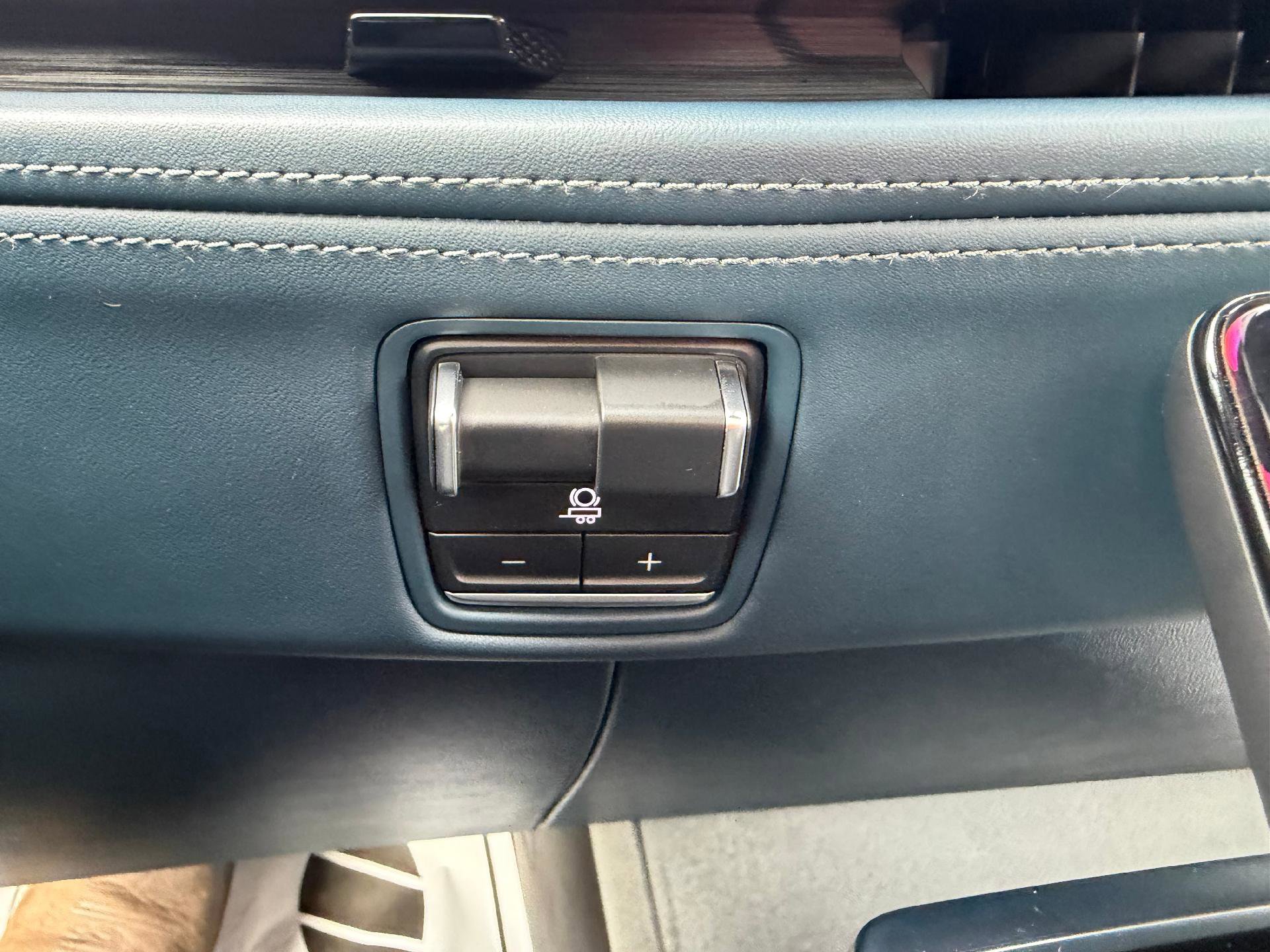 2025 Cadillac Escalade IQ Luxury 2 - Photo 33