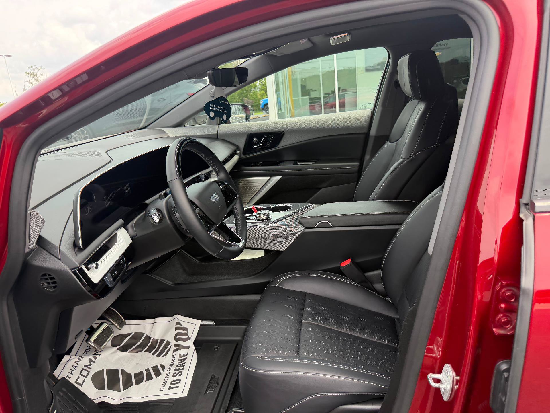 2025 Cadillac OPTIQ Sport 2 - Photo 17
