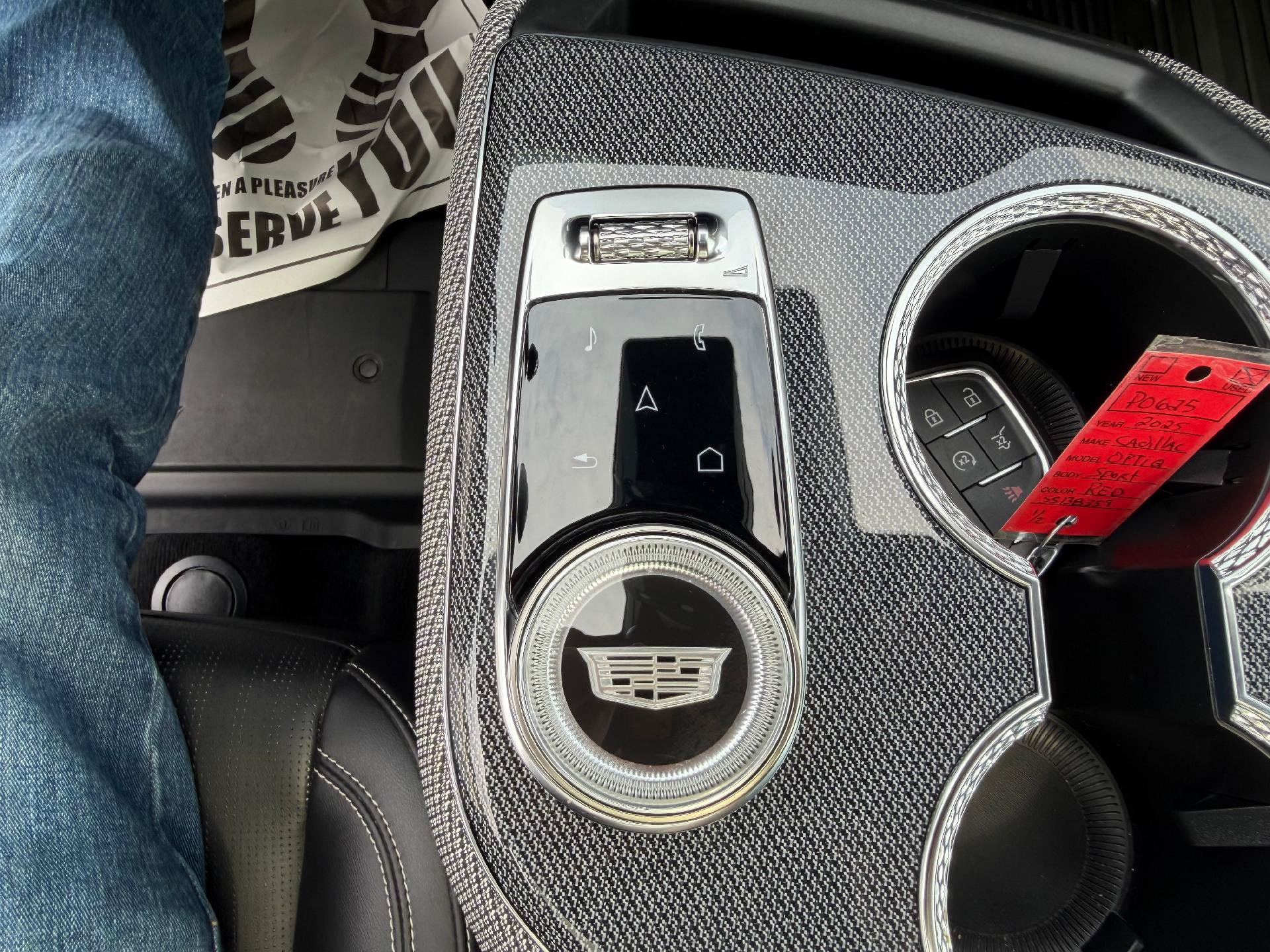 2025 Cadillac OPTIQ Sport 2 - Photo 28
