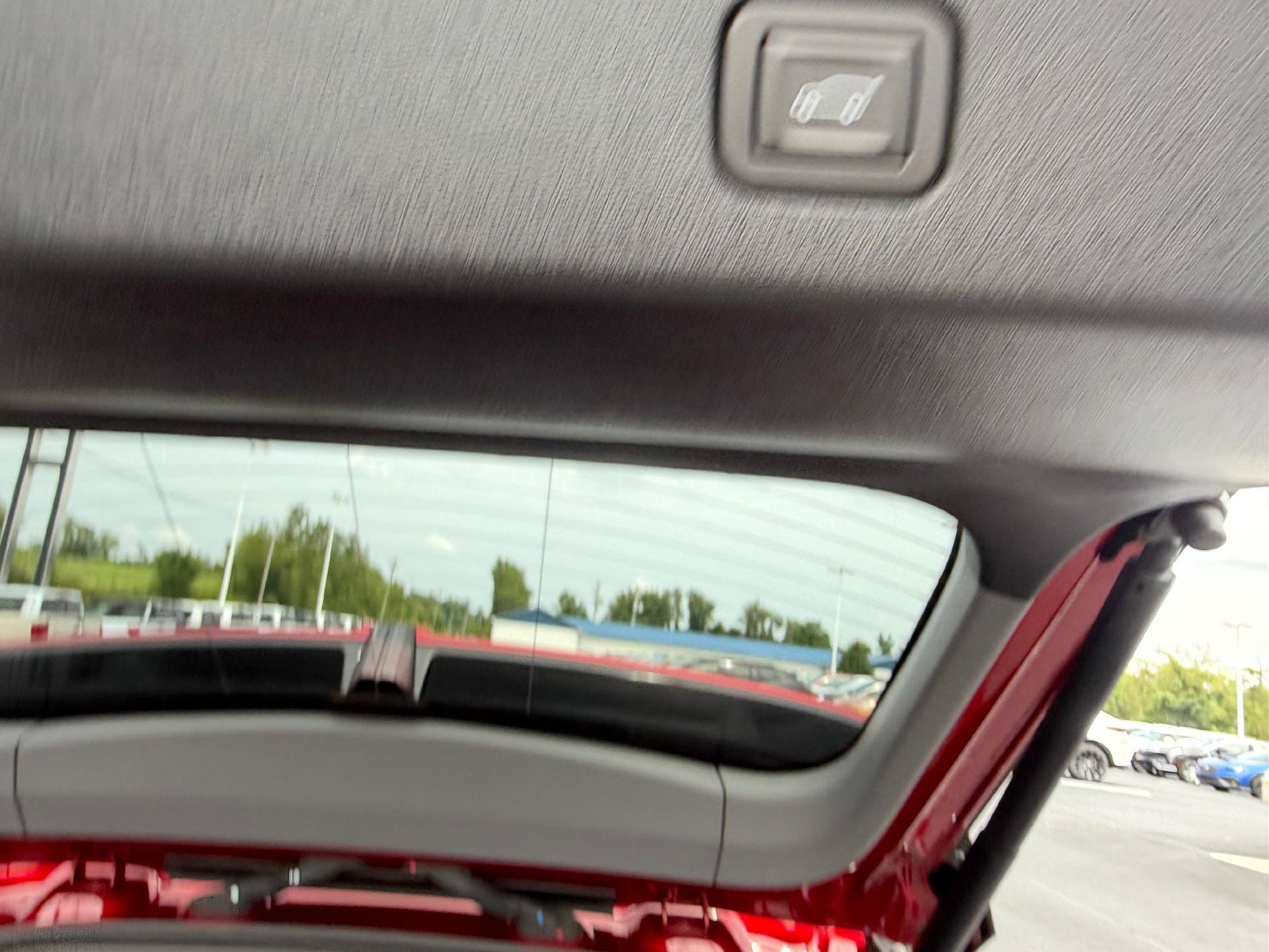 2025 Cadillac OPTIQ Sport 2 - Photo 16