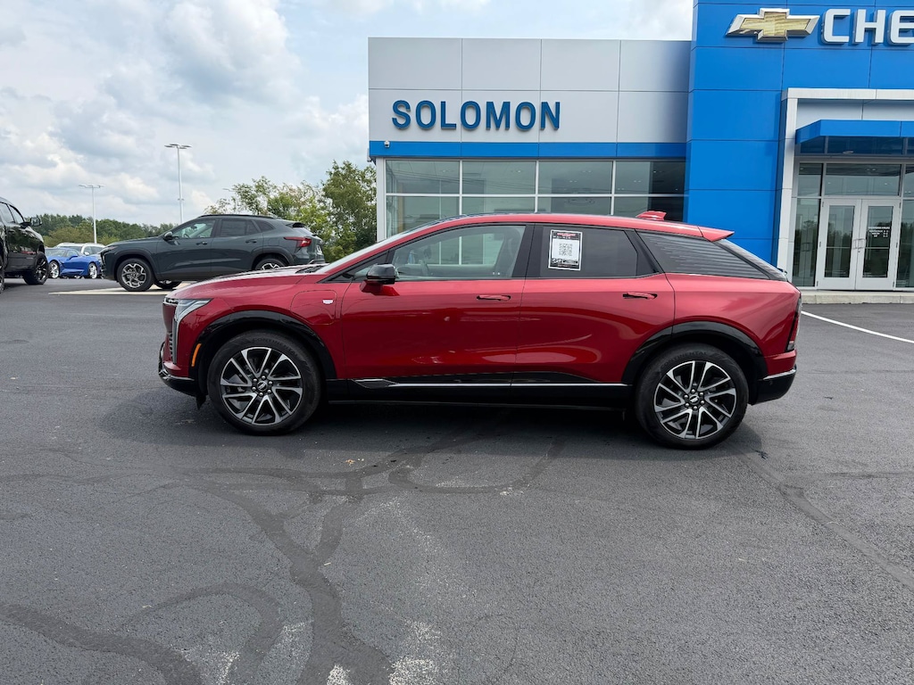 Used 2025 CADILLAC OPTIQ Sport w/1SH SUV