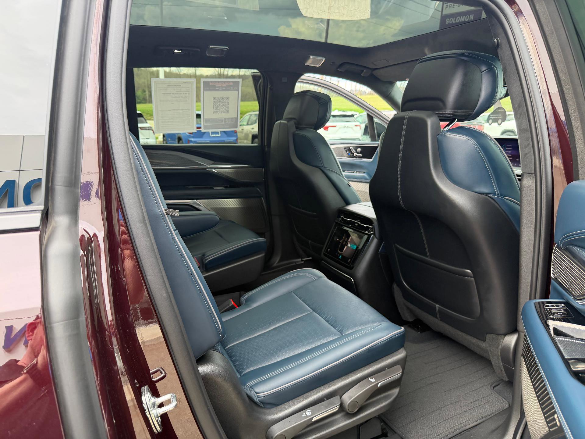 2025 Cadillac Escalade IQ Luxury 2 - Photo 45