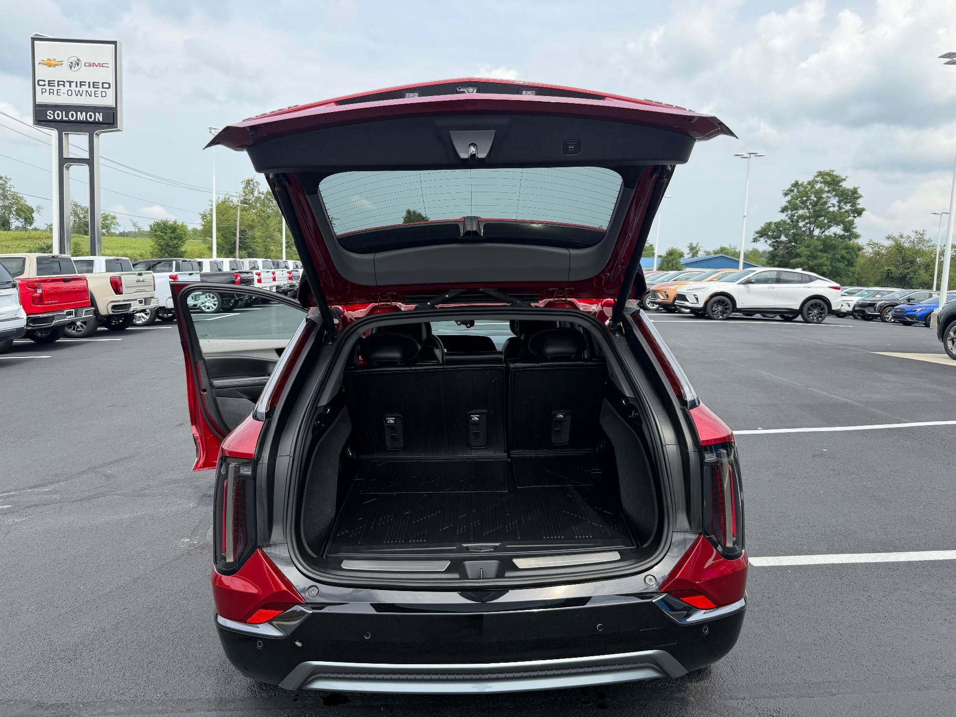 2025 Cadillac OPTIQ Sport 2 - Photo 14