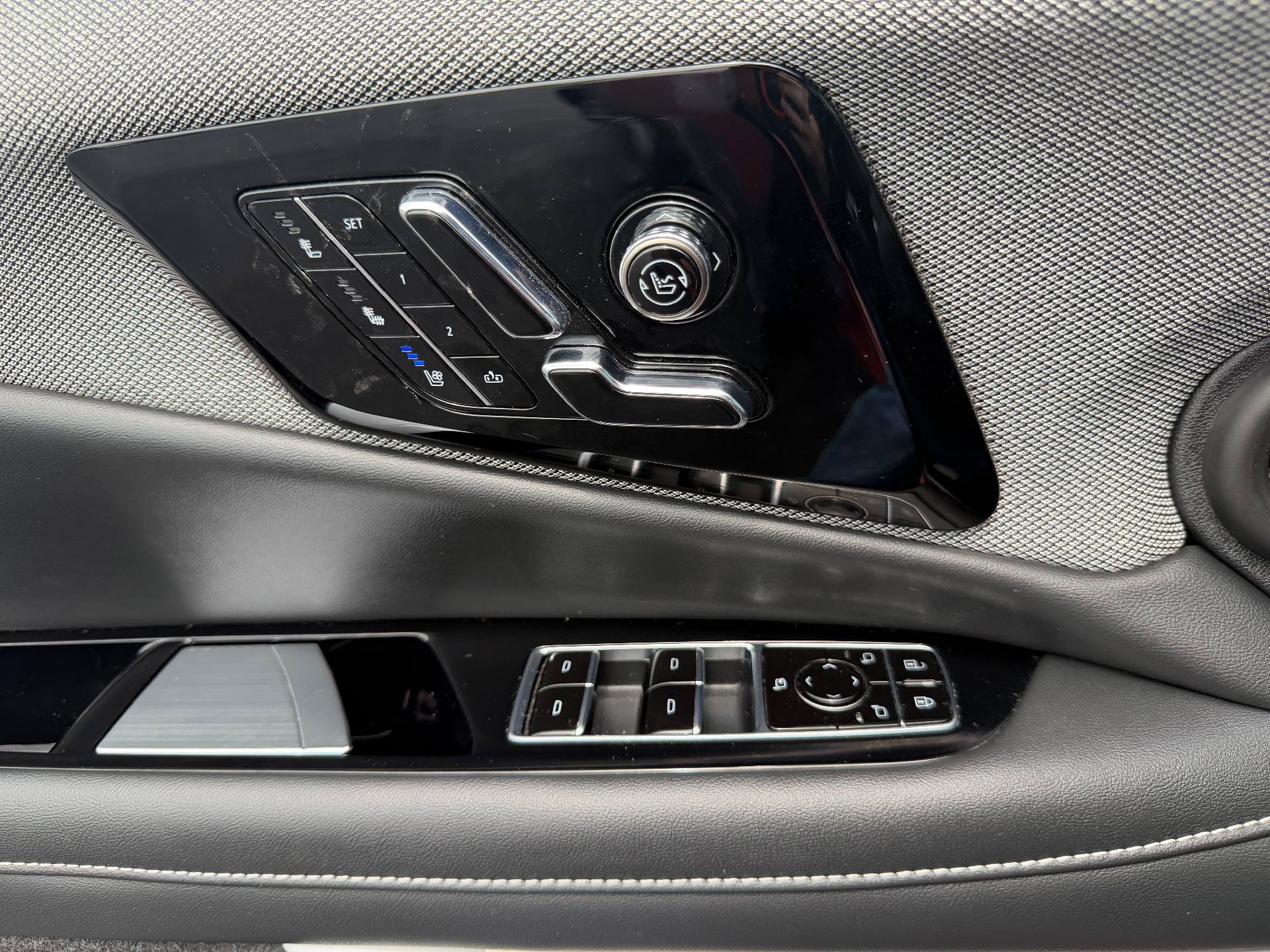 2025 Cadillac OPTIQ Sport 2 - Photo 31