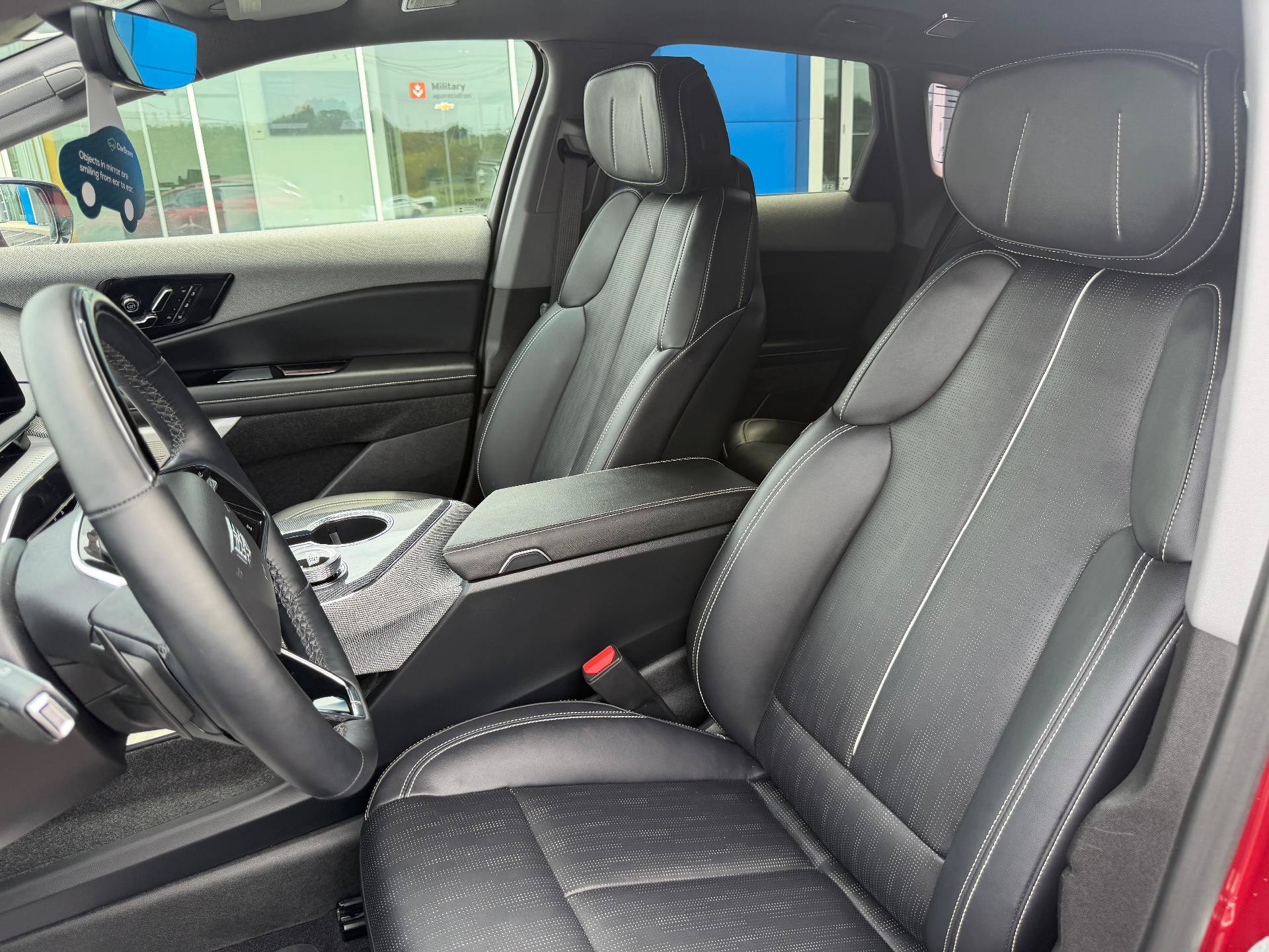 2025 Cadillac OPTIQ Sport 2 - Photo 18