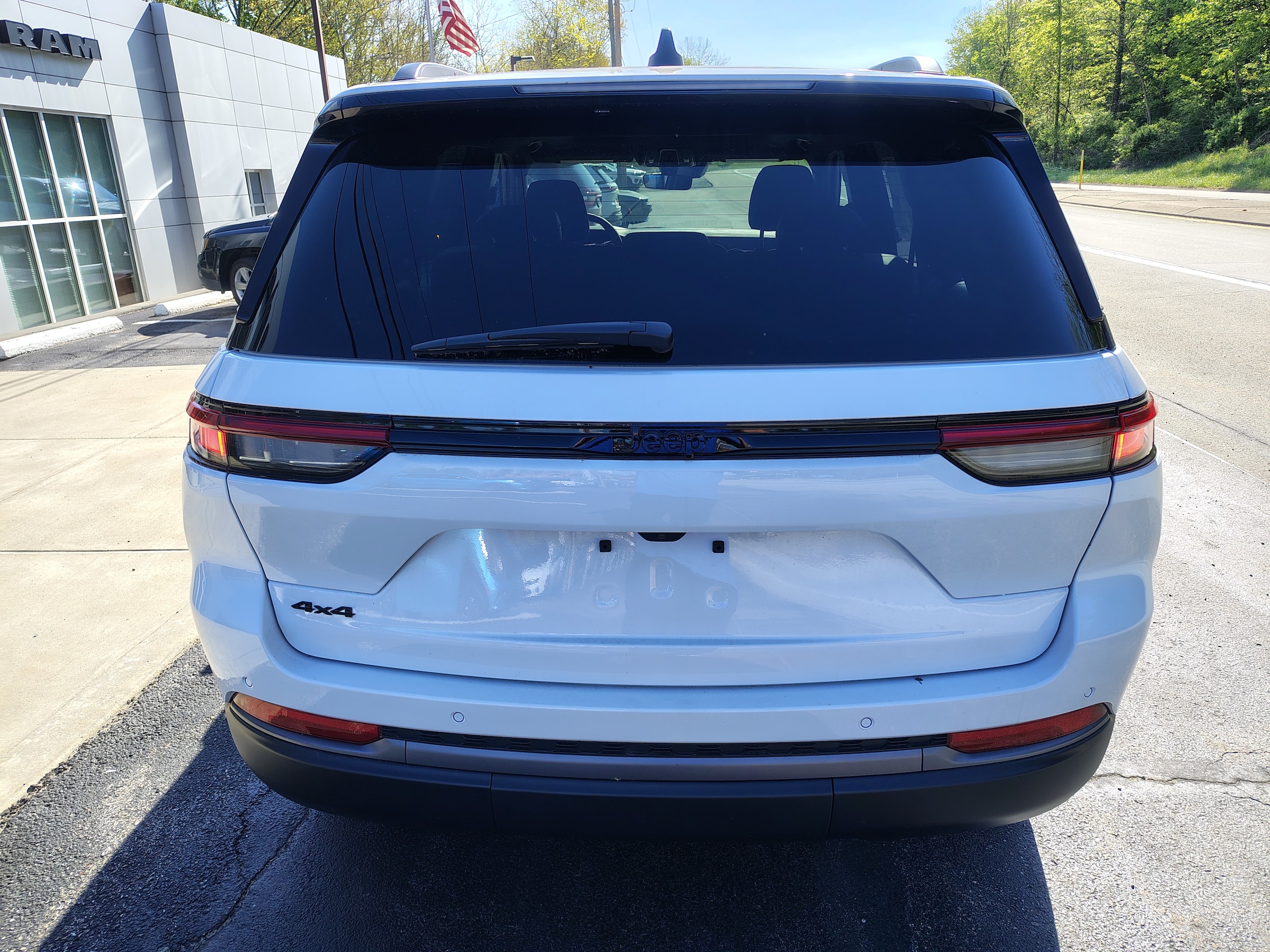 2026 Jeep Grand Cherokee Laredo - Photo 8
