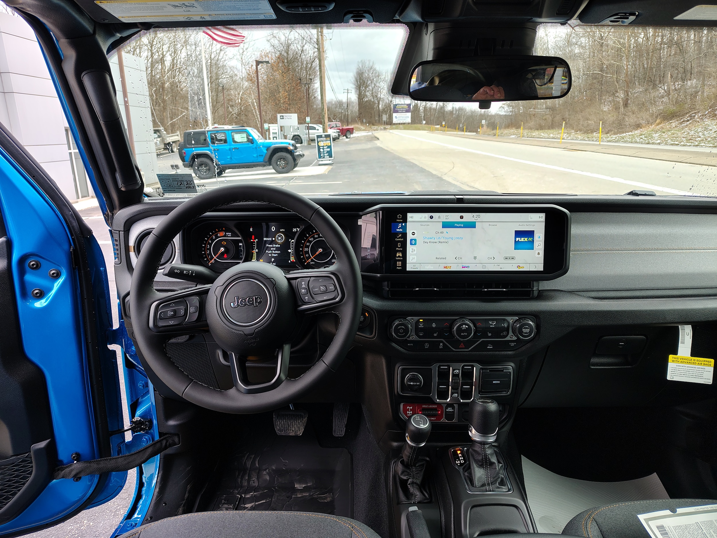 2026 Jeep Wrangler 4-Door Willys - Photo 18