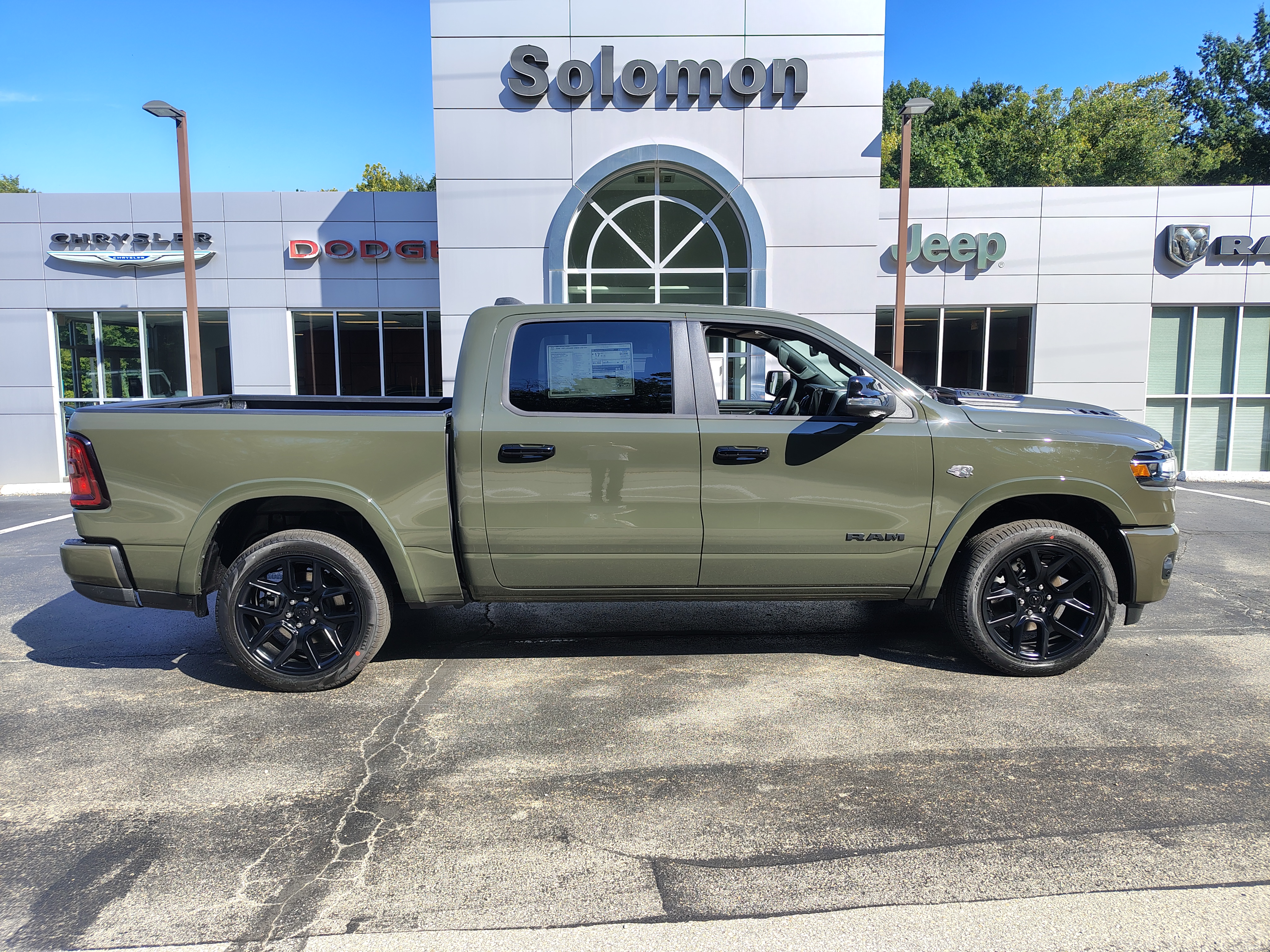 2027 Ram 1500 LARAMIE CREW CAB 4X4 5'7 BOX Pickup